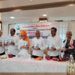 केज येथे प्रा.माणिकराव आनंदगावकर यांच्या ‘गोडवा’ हायकू काव्य संग्रहाचे थाटात प्रकाशन