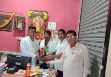 प्रमाणित लेखा परिक्षक श्री.सी.ए.खोडसे यांच्या वाढदिवसाच्या निमित्ताने मान्यवरांकडून शुभेच्छांचा वर्षाव