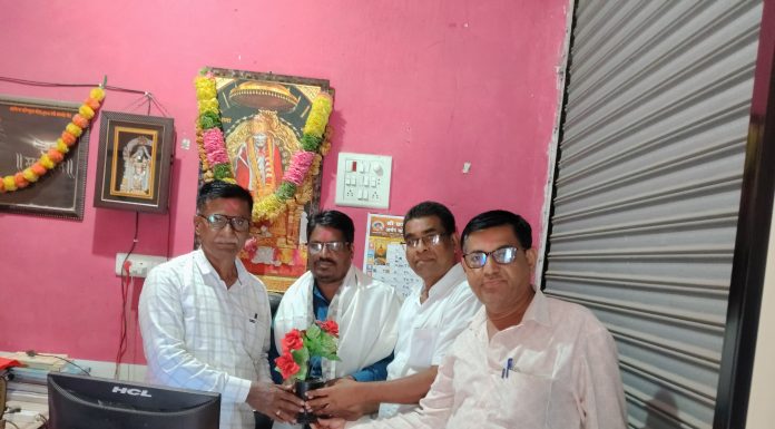 प्रमाणित लेखा परिक्षक श्री.सी.ए.खोडसे यांच्या वाढदिवसाच्या निमित्ताने मान्यवरांकडून शुभेच्छांचा वर्षाव