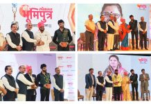 नगराध्यक्षा डॉ.सौ. सीताताई बनसोड व जेष्ठ नेते डॉ. हारुणभाई इनामदार बीड भुमिपुत्र पुरस्काराने सन्मानित*