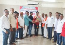 आरोग्यसेवेला सलाम! युवा नेते संदीपदादा शिंदे पाटील मित्र मंडळातर्फे वैद्यकीय अधीक्षक डॉ. केशवराव इंगोले यांचा भव्य सत्कार